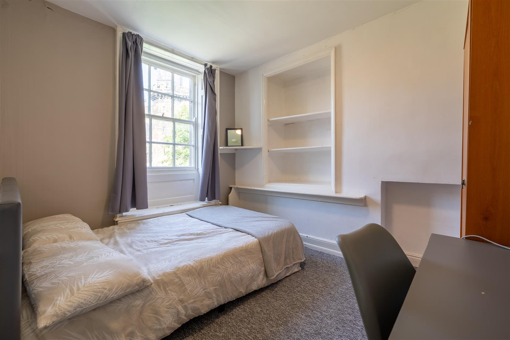 Flat 2, 23 Castle Hill, Lancaster, LA1 1YN